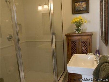 Robinwood Bed And Breakfast Литъл Рок Стая снимка